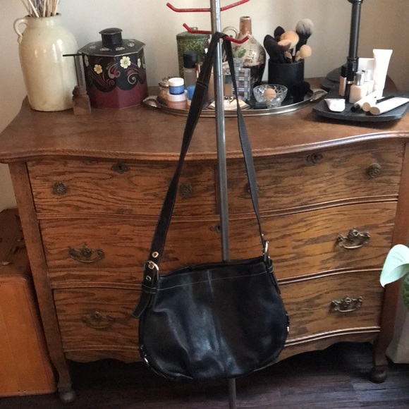 Gorgeous Coach Large Pebbled Leather Black Crossbody Bag - Picture 2 of 12
